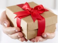 Как подарить девушке или парню виртуальный подарок?